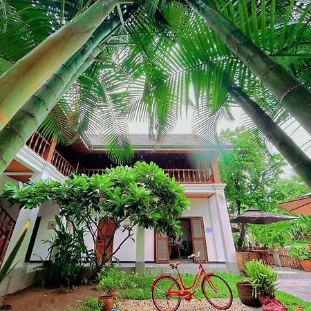 Wisdom Mystery Hotel Луанґпхабанґ Екстер'єр фото